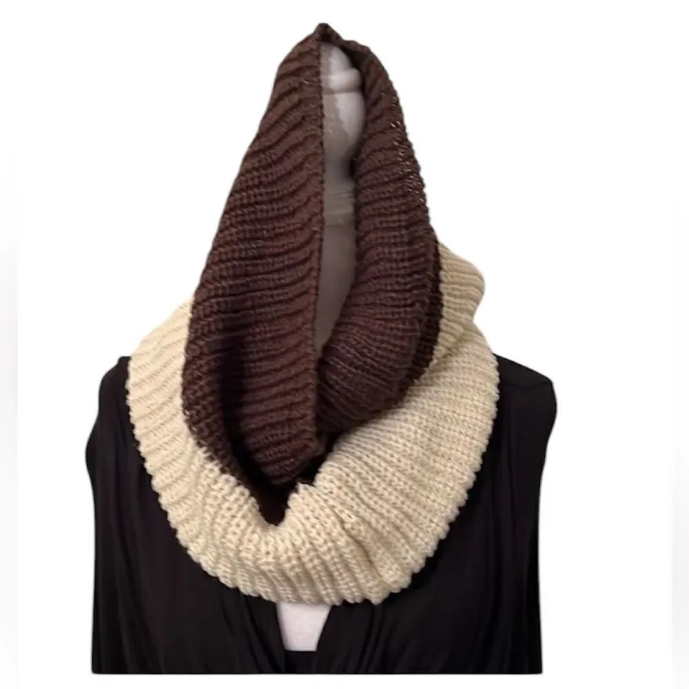 NWOT infinity scarf to keep your neck & head warm Lots of ways to style this